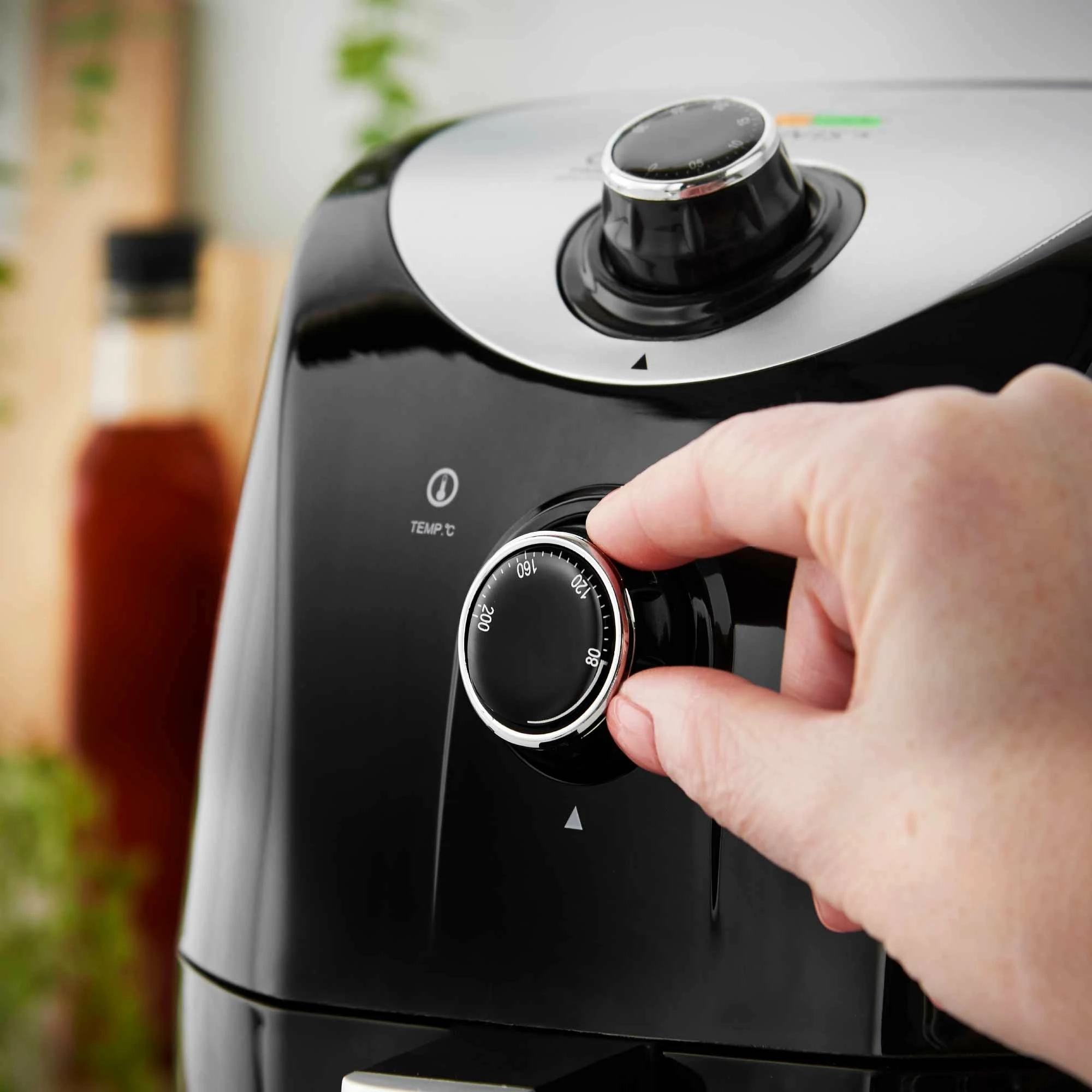 Lewis's Compact Air Fryer 2.4L 900W - Black - Image 6