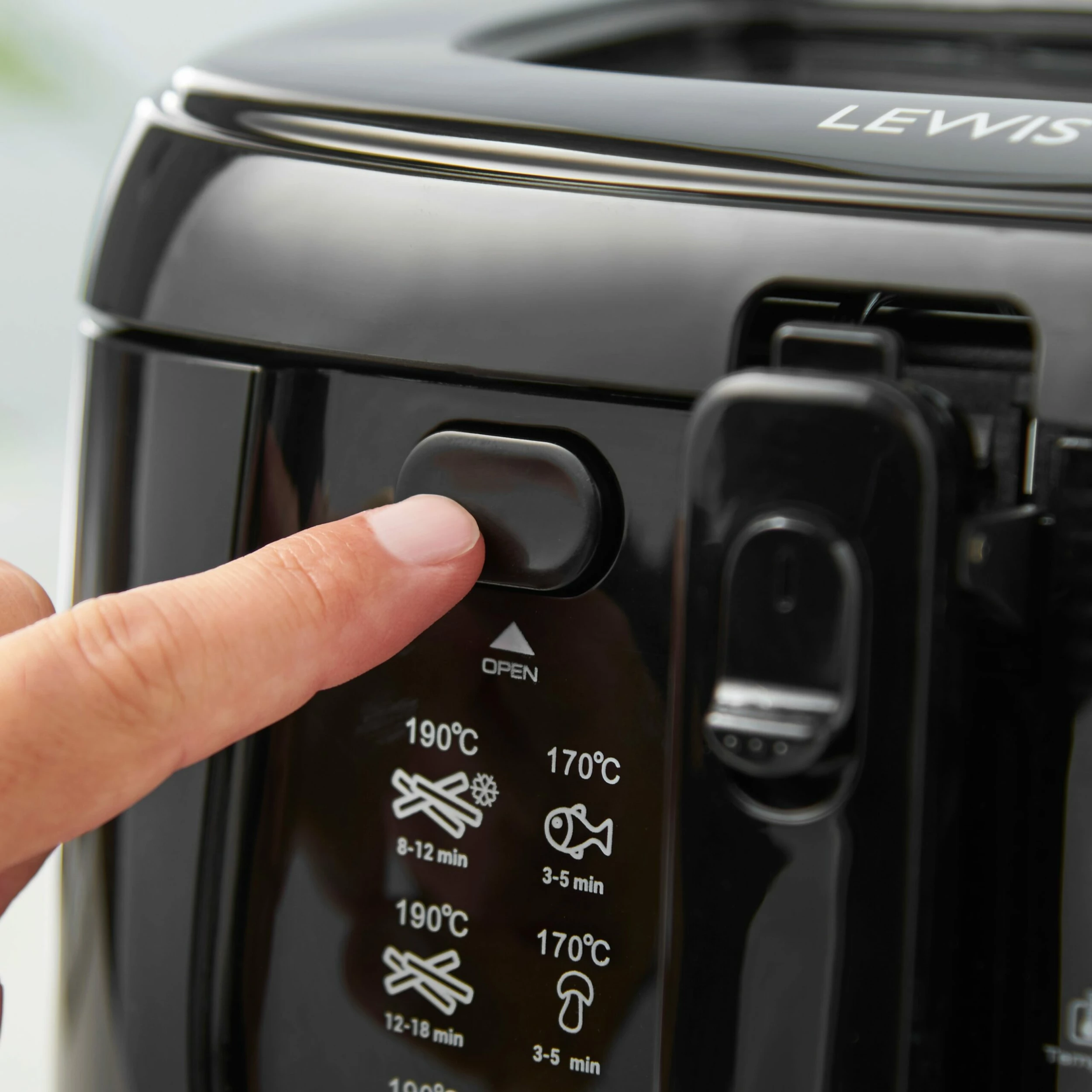 Lewis's Deep Fat Fryer 2.5L - Black - Image 3