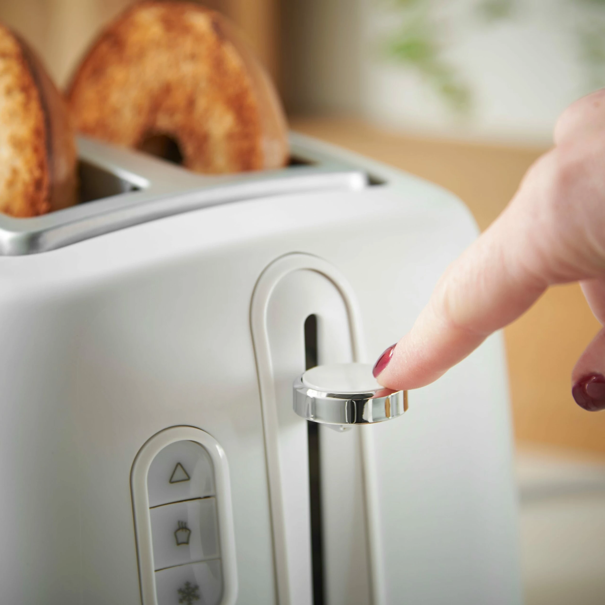 Lewis's Manhattan 2 Slice Toaster - White - Image 4