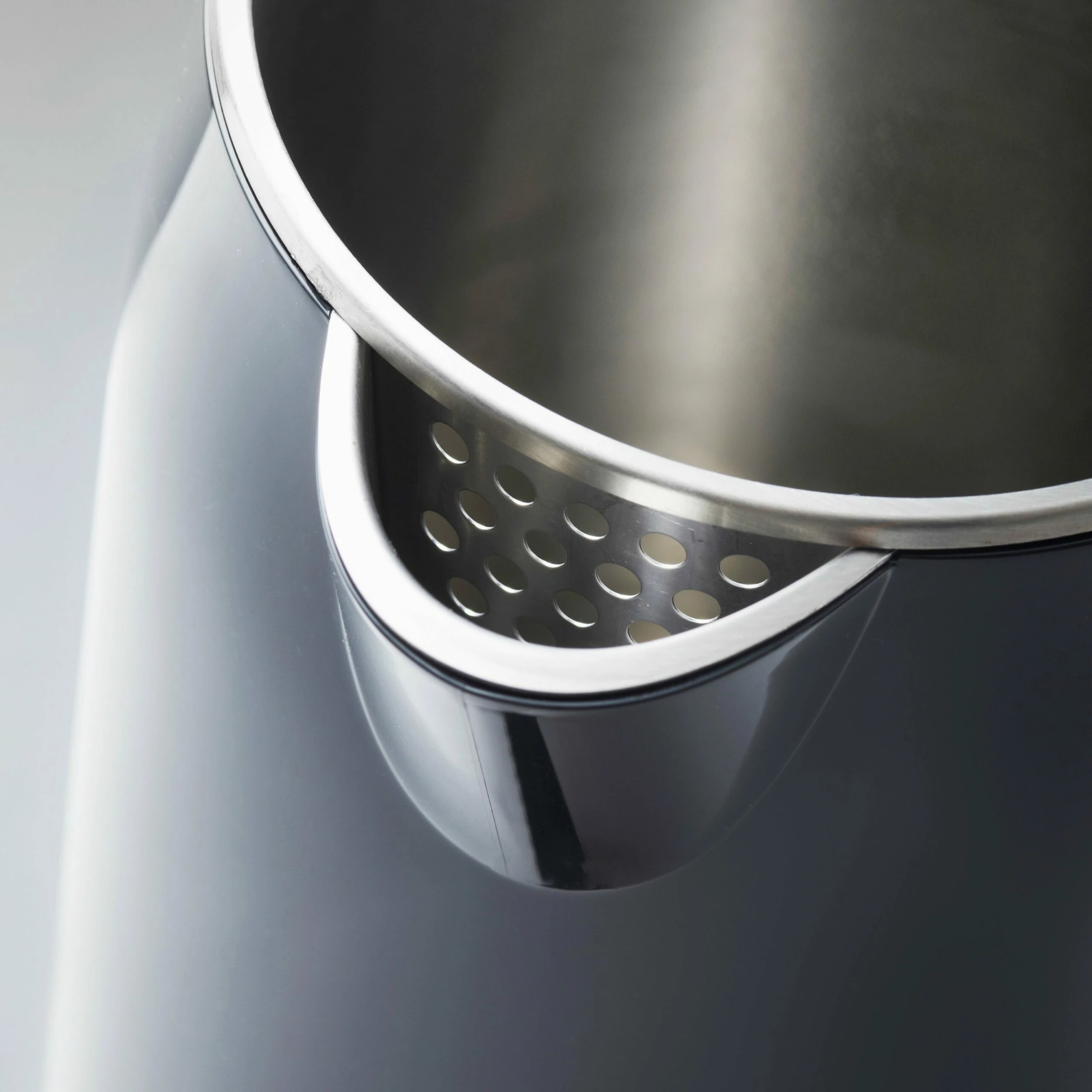 Quest Jug Kettle 1.5 Litre Fast Boil - Black - Image 5