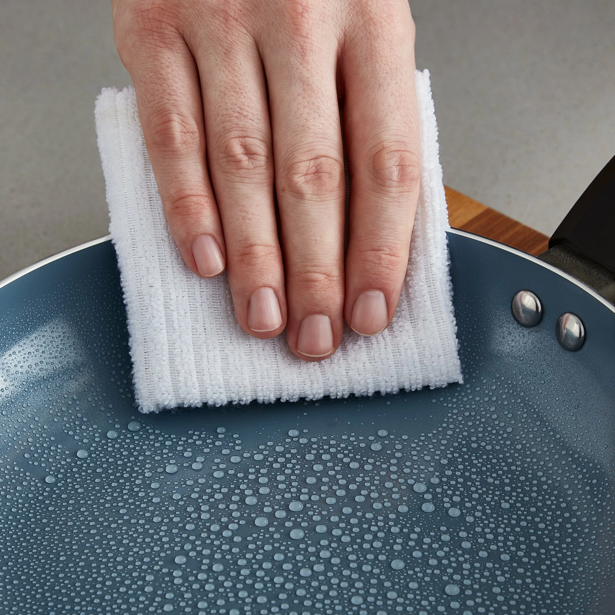 Tower Cerasure 3 Piece Saucepan Set Graphite - Grey - Image 4