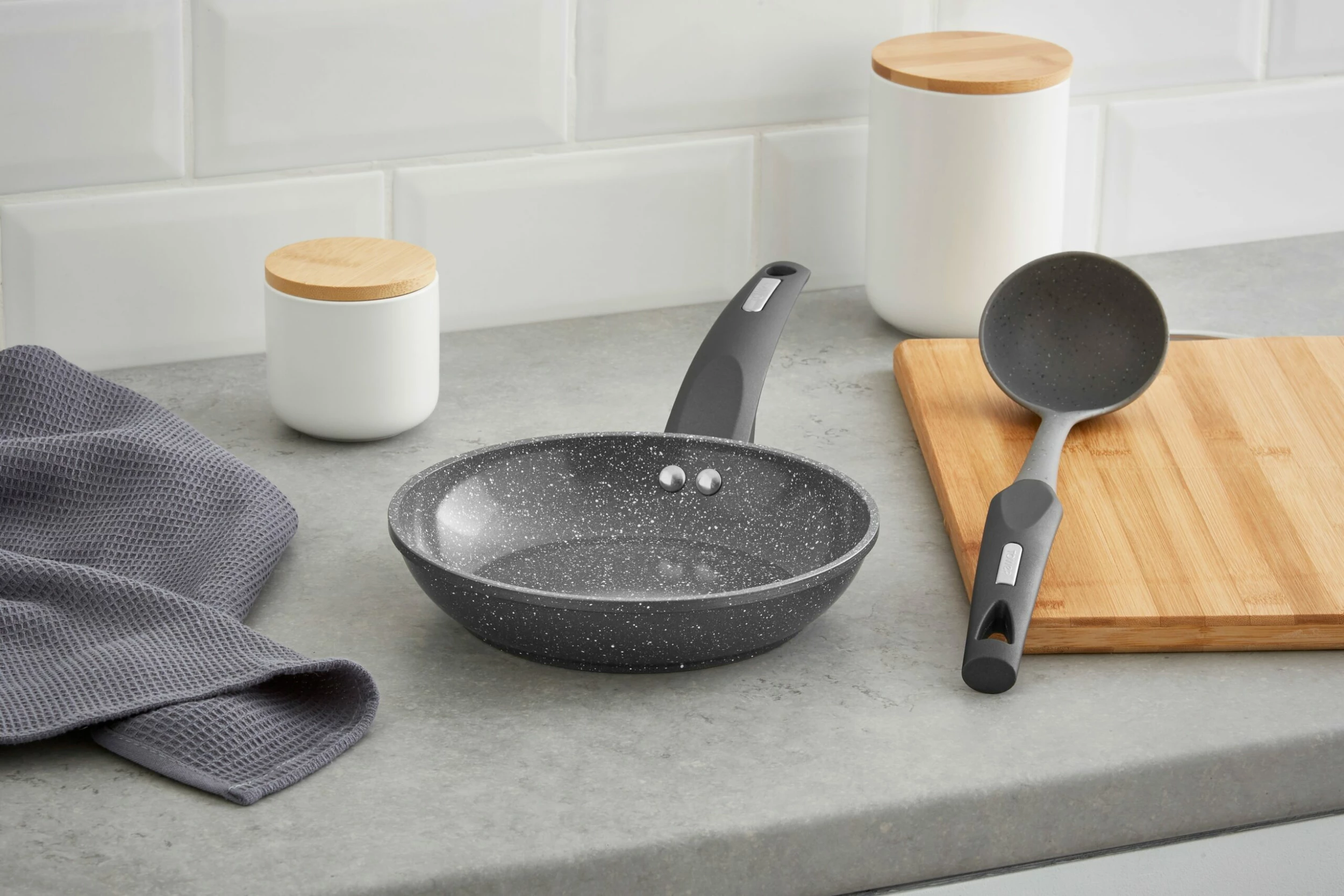 Tower Cerastone Forged Fry Pan - Image 6