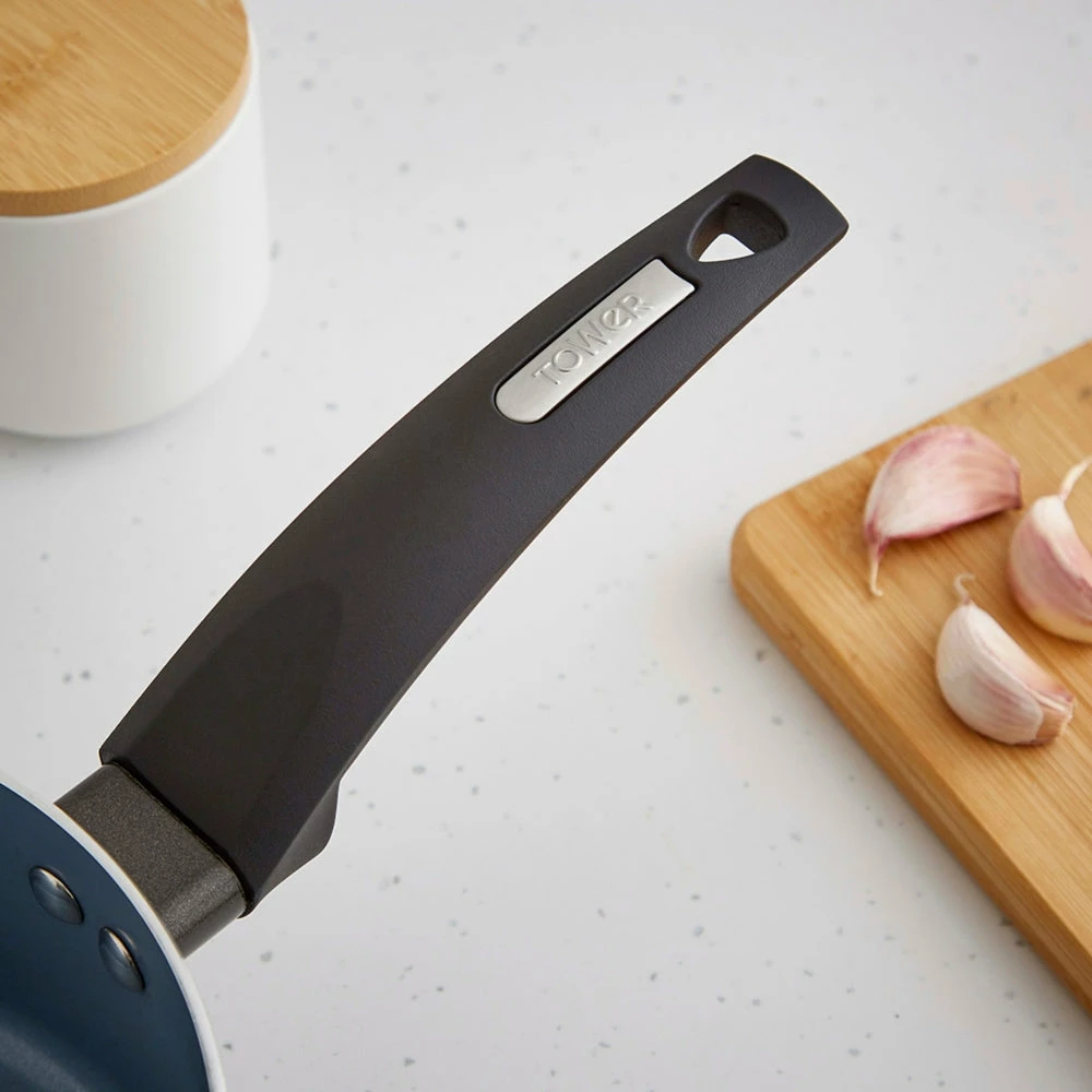 Tower Cerasure Sauce Pan Non-Stick 18cm - Graphite - Image 5